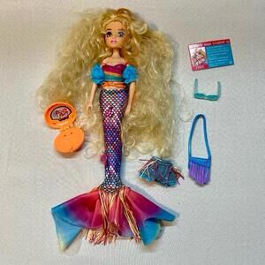 MERMAID HIGH, Finly Deluxe Mermaid Doll & Accessories with Removable Tail Doll